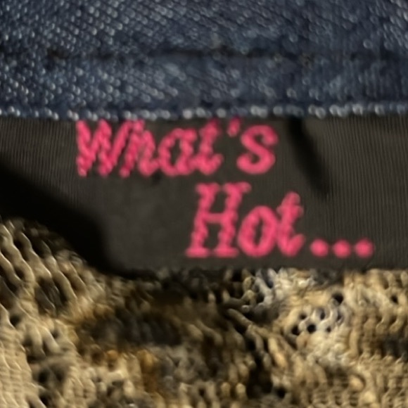 What’s Hot, Collar, Button Down, Long Sleeve Top, Multi, Size Medium - Picture 6 of 8